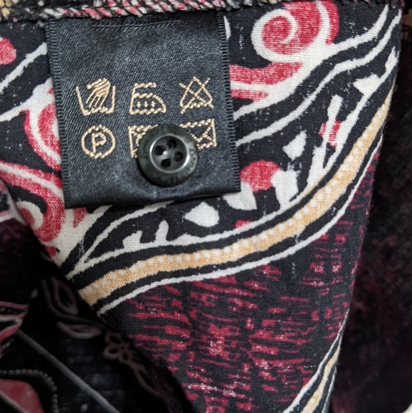 Semata Wayang plunging neckline long shirt, dark magenta with peach flowers - Picture 7 of 9